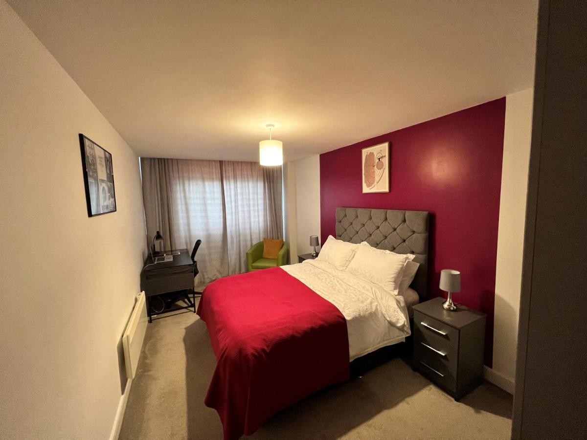 בריירלי היל Spacious 1 Bed Relocation Apartment Free Parking, מראה חיצוני תמונה