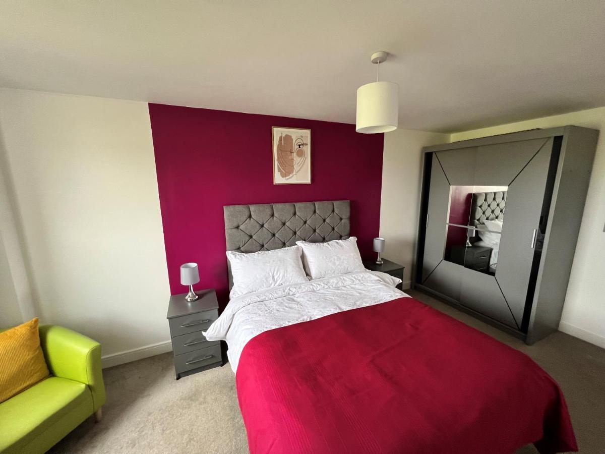 בריירלי היל Spacious 1 Bed Relocation Apartment Free Parking, מראה חיצוני תמונה