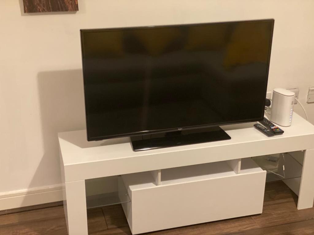 בריירלי היל Spacious 1 Bed Relocation Apartment Free Parking, מראה חיצוני תמונה