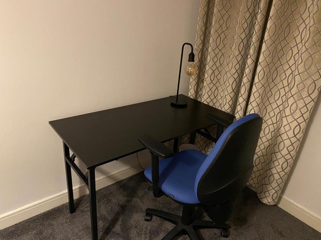 בריירלי היל Spacious 1 Bed Relocation Apartment Free Parking, מראה חיצוני תמונה