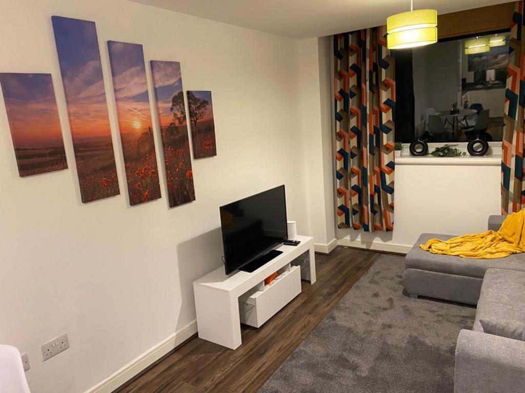 בריירלי היל Spacious 1 Bed Relocation Apartment Free Parking, מראה חיצוני תמונה